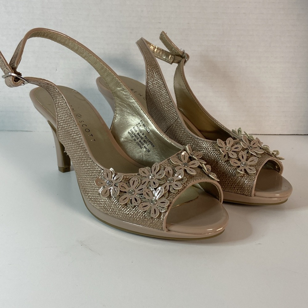 Karen Scott Bronaa Open Toe Kitten Flower Heels Size 8 Beige Adjustable Ankle